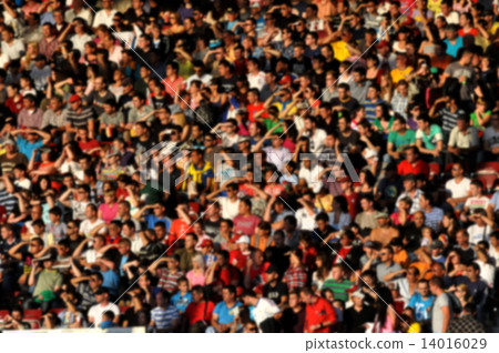 Blurred crowd of people 14016029