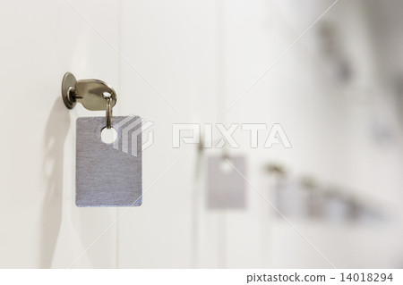 safe deposit boxes with keys tag 14018294