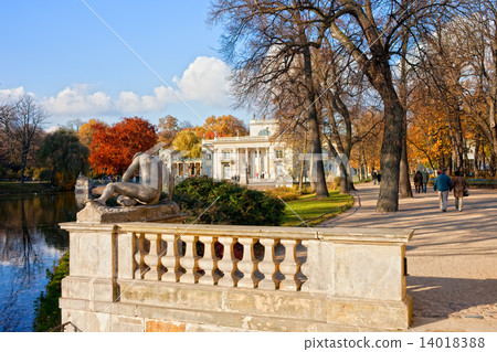Lazienki Park in Warsaw Lazienki Park in Warsaw 14018388