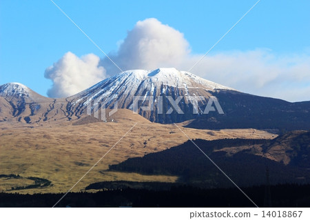 Kijima-dake and Aso's plume 14018867