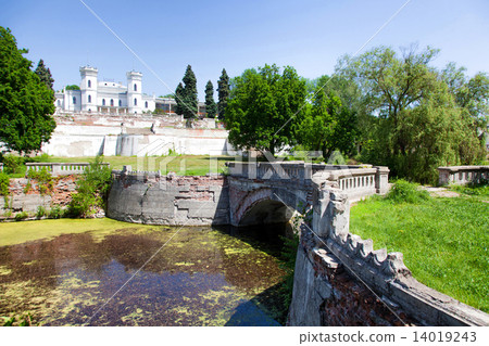 old abandoned castle landscape 14019243