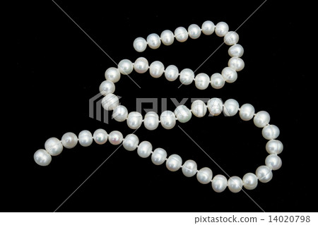Pearly necklace Pearly necklace 14020798