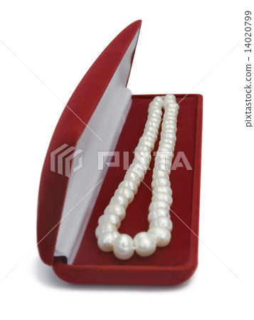 Pearly necklace in case 14020799