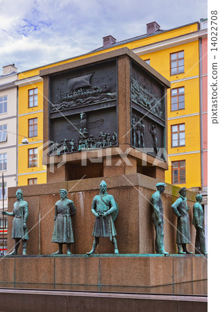 Sailors monument - Bergen Norway 14022708