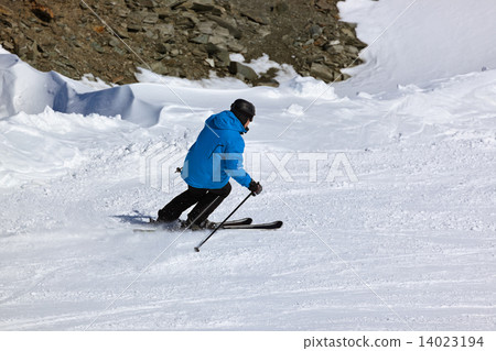 Skier at mountains ski resort Innsbruck - Austria Skier at mountains ski resort Innsbruck - Austria 14023194