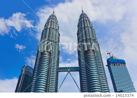 Twin towers at Kuala Lumpur (Malaysia) 14023374