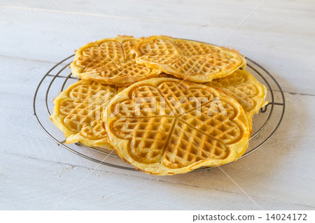 Homemade waffles 14024172
