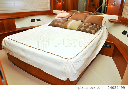 bedroom  yacht 14024499