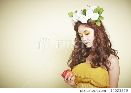 Attractive women 14025229
