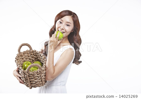 Lifestyle women 14025269
