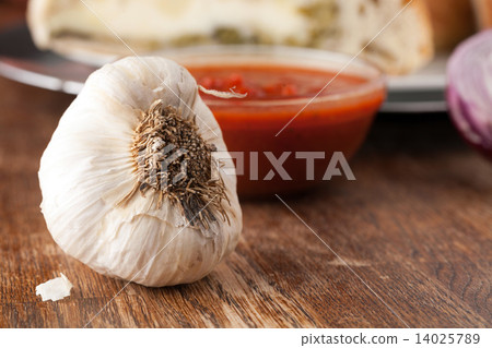 Garlic Bulb 14025789