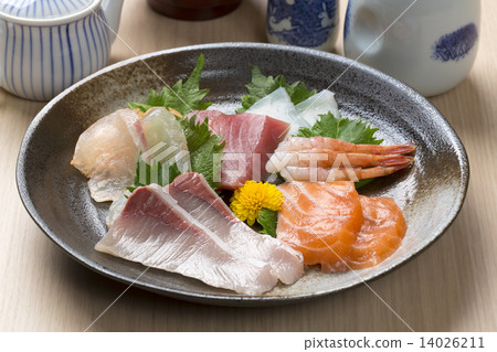 什錦生魚片 14026211