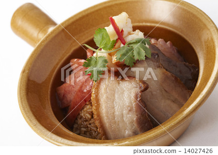 Baked rice with crispy pork,seafood and Chinese sausage 14027426