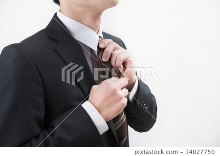 A businessman wearing a tie 14027750