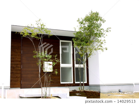 符號樹出現的新建住房的正門 14029513