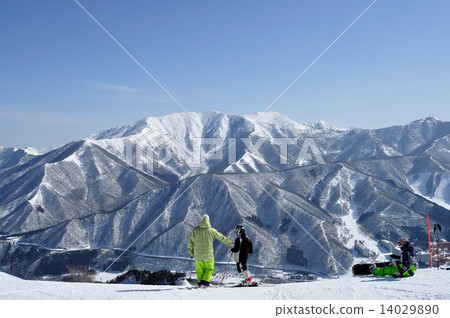 Parent and child to ski Parent and child to ski 14029890