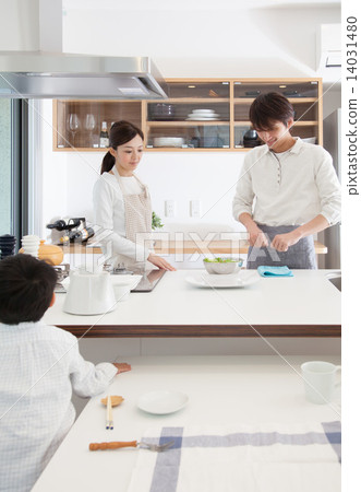 Kitchen family image 14031480