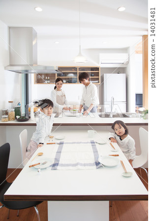 Kitchen family image 14031481
