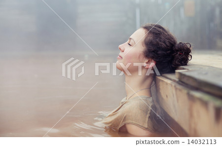 Girl in water 14032113