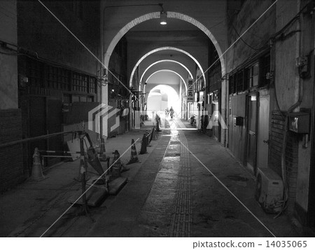 鶴見線國家公路站在守衛 14035065
