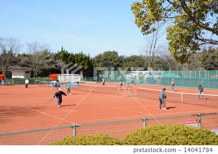 Senior generation doubles tennis (receive / zoom) Senior generation doubles tennis (receive / zoom) 14041784