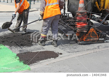 Paving roads Paving roads 14041948