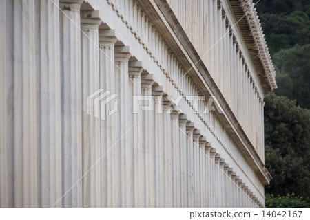 Exterior of marble Stoa of Attalos colonnade 14042167