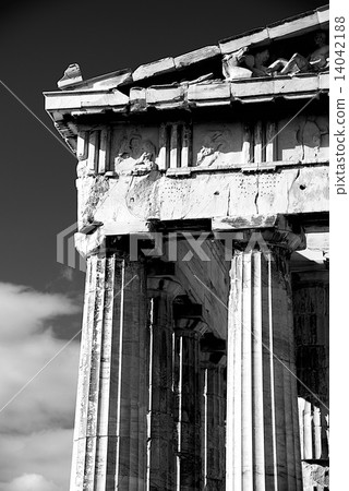 Mono marble columns and pediment of Parthenon 14042188