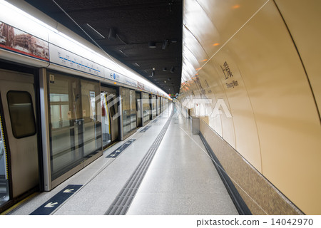 Metro station. China. Hong Kong. 14042970