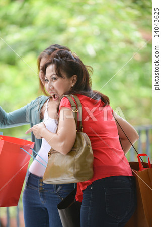 Shopping times Shopping times 14043625