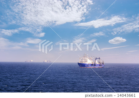 Fishing vessel for fishing in the sea. Several ships. 14043661