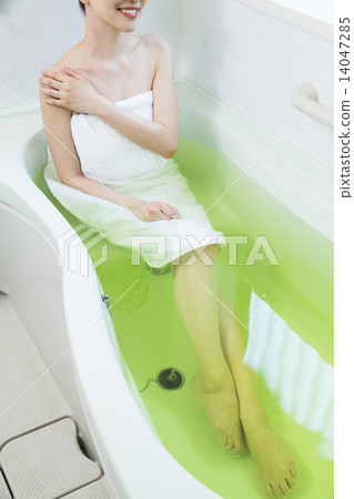 Bath time 14047285