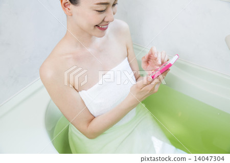 Bath time Bath time 14047304