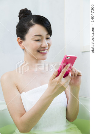 Bath time Bath time 14047306