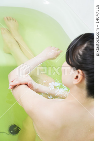 Bath time Bath time 14047318