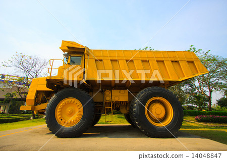 Heavy mining truck in mine and driving along the opencast. Photo of the big mine truck, The career h 14048847