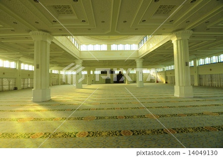 Interior of Perak State Mosque in Ipoh, Perak, Malaysia 14049130