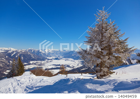 Mountains ski resort St. Gilgen Austria 14049459