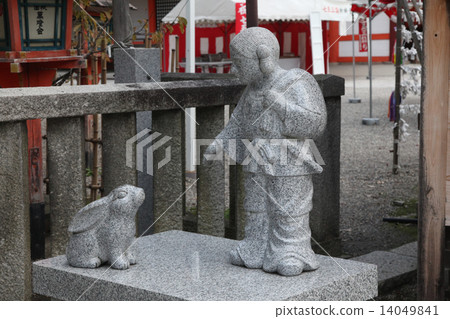 Yasaka Shrine Mr. Oguro and White Rabbit 14049841