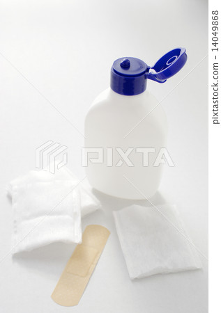 Antiseptic solution and bandage (longitudinal position) 14049868