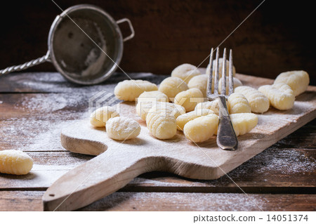 Uncooked potato gnocchi Uncooked potato gnocchi 14051374
