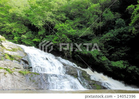 Two Tatamigaki Waterfall Two Tatamigaki Waterfall 14052396