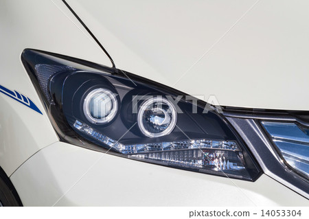 白色汽車車燈白色日本汽車的車燈 14053304