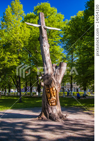 Wooden sculpture in Vyborg 14054100
