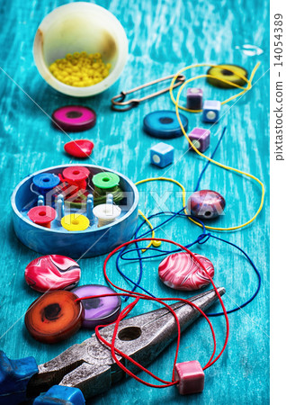 crafts with beads crafts with beads 14054389