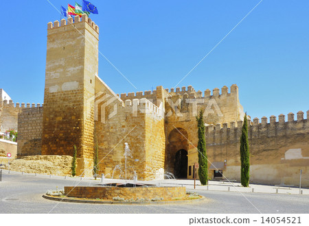 Seville gate alcazar with a fountain in the foreground, Carmona, Seville (Spain) 14054521