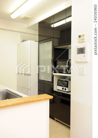 豐富面向廚房的後部 豐富面向廚房的後部 14056960