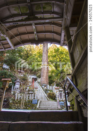Kurama-dera Yuzi Shrine entrance Kurama-dera Yuzi Shrine entrance 14057025