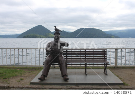 北海道支笏洞爺國立公園洞爺湖的爵士樂雕像 照片素材 圖片 圖庫