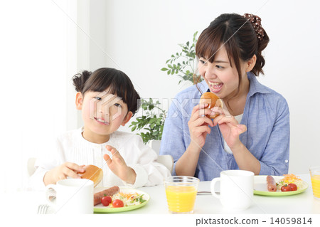 Freshly baked bread, it's delicious ~ Freshly baked bread, it's delicious ~ 14059814